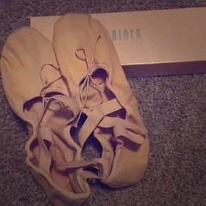 Bloch split sole canvas ballet slippers